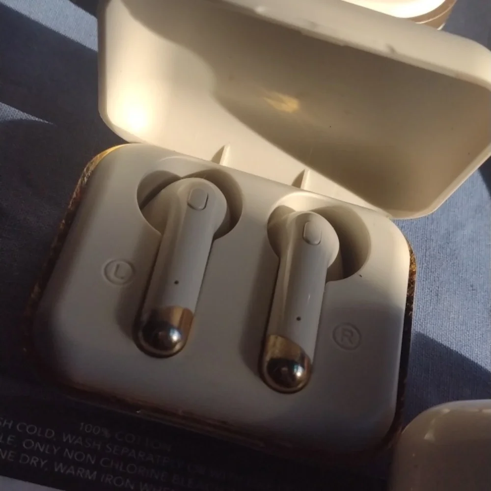 Wireless Earbuds (3)with Charging Cases - White